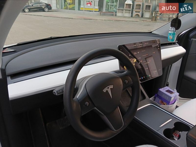 Внедорожник / Кроссовер Tesla Model Y 2021 в Харькове