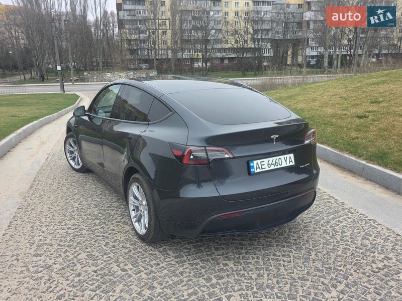 Позашляховик / Кросовер Tesla Model Y 2024 в Дніпрі