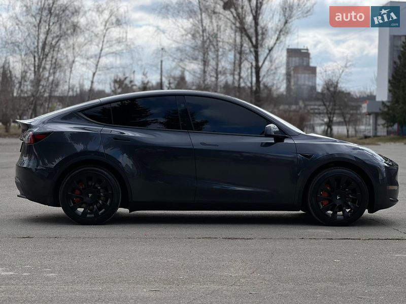 Позашляховик / Кросовер Tesla Model Y 2024 в Києві