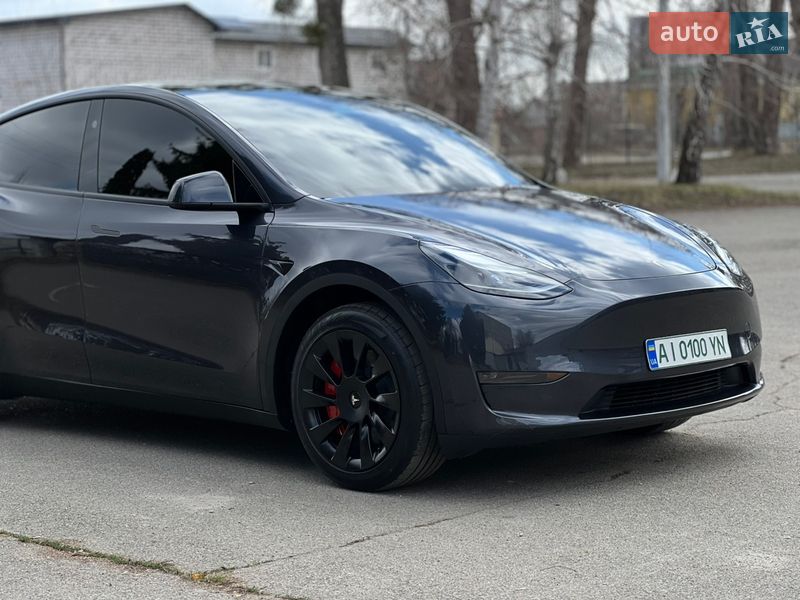 Позашляховик / Кросовер Tesla Model Y 2024 в Києві