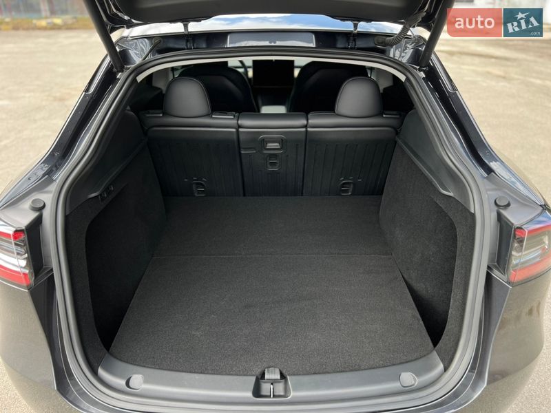 Позашляховик / Кросовер Tesla Model Y 2024 в Києві