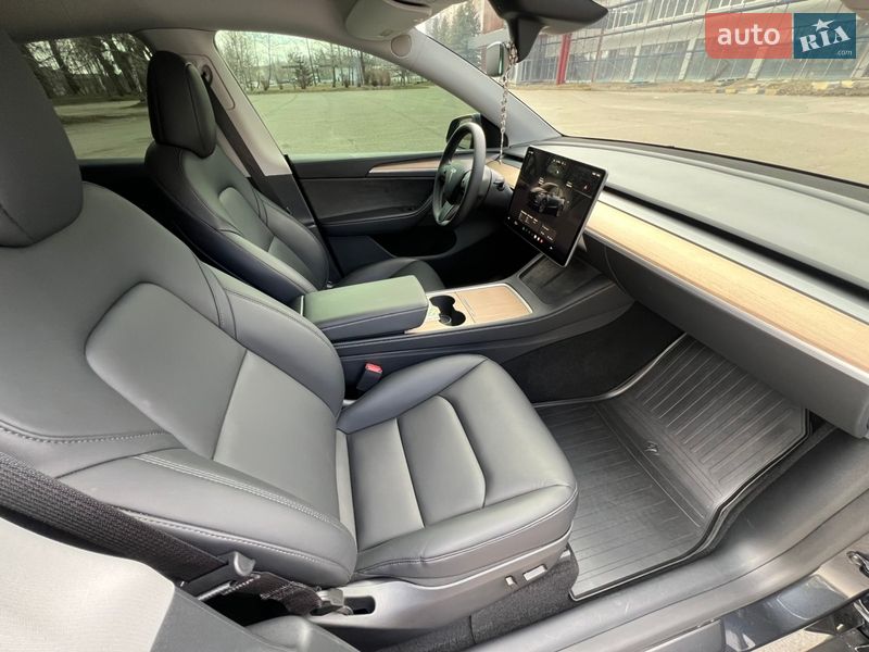 Позашляховик / Кросовер Tesla Model Y 2024 в Києві