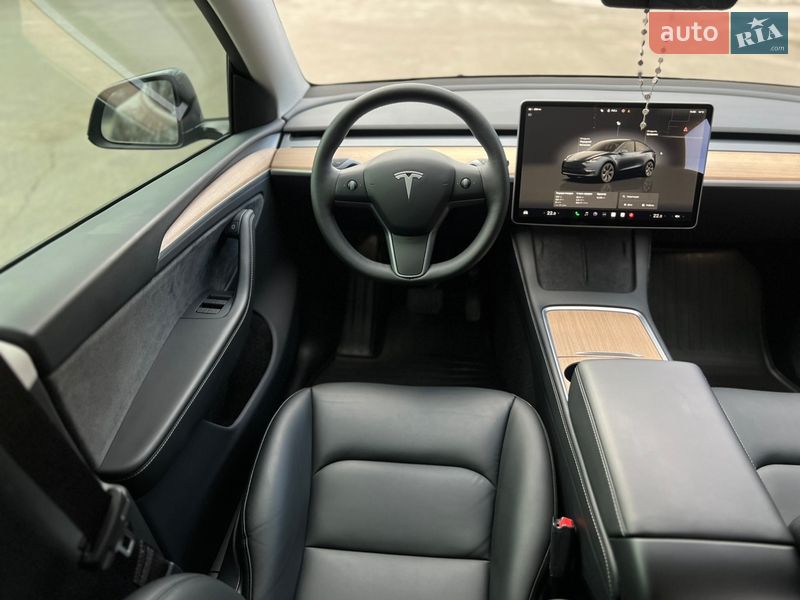 Позашляховик / Кросовер Tesla Model Y 2024 в Києві