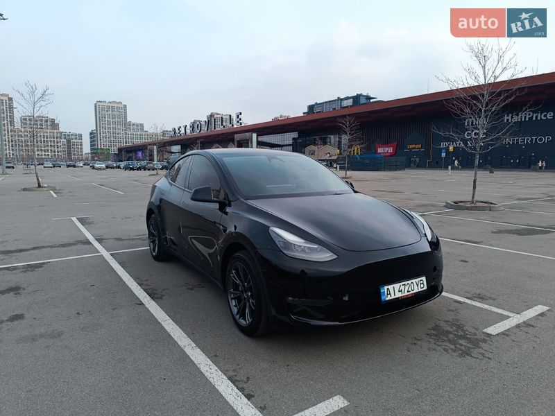 Позашляховик / Кросовер Tesla Model Y 2025 в Києві