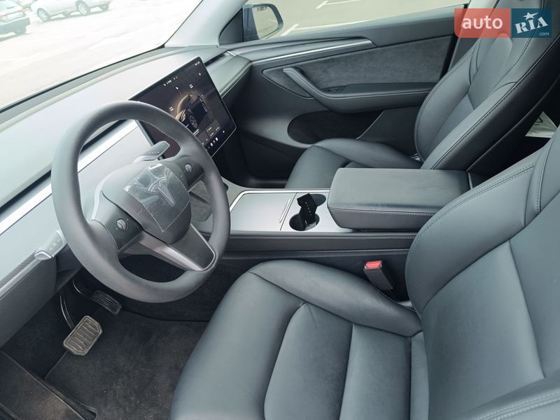 Позашляховик / Кросовер Tesla Model Y 2025 в Києві