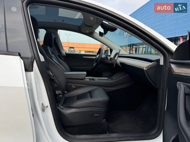 Внедорожник / Кроссовер Tesla Model Y 2024 в Киеве фото 16 Внедорожник / Кроссовер Tesla Model Y 2024 в Киеве
