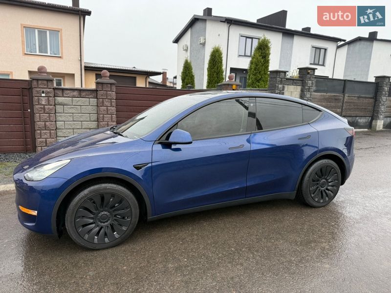 Внедорожник / Кроссовер Tesla Model Y 2021 в Ровно