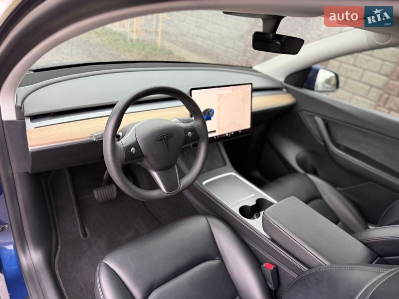 Внедорожник / Кроссовер Tesla Model Y 2021 в Ровно