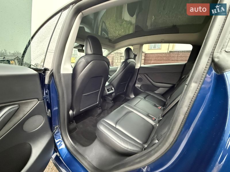 Внедорожник / Кроссовер Tesla Model Y 2021 в Ровно
