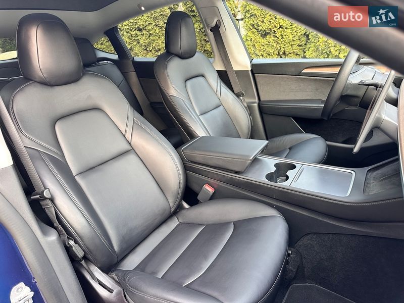 Внедорожник / Кроссовер Tesla Model Y 2022 в Киеве