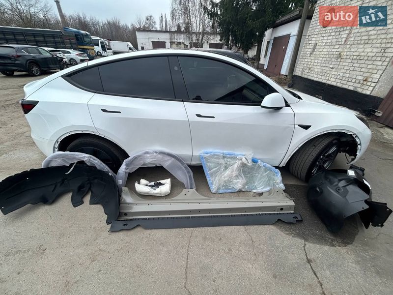 Позашляховик / Кросовер Tesla Model Y 2024 в Умані фото 32 Позашляховик / Кросовер Tesla Model Y 2024 в Умані