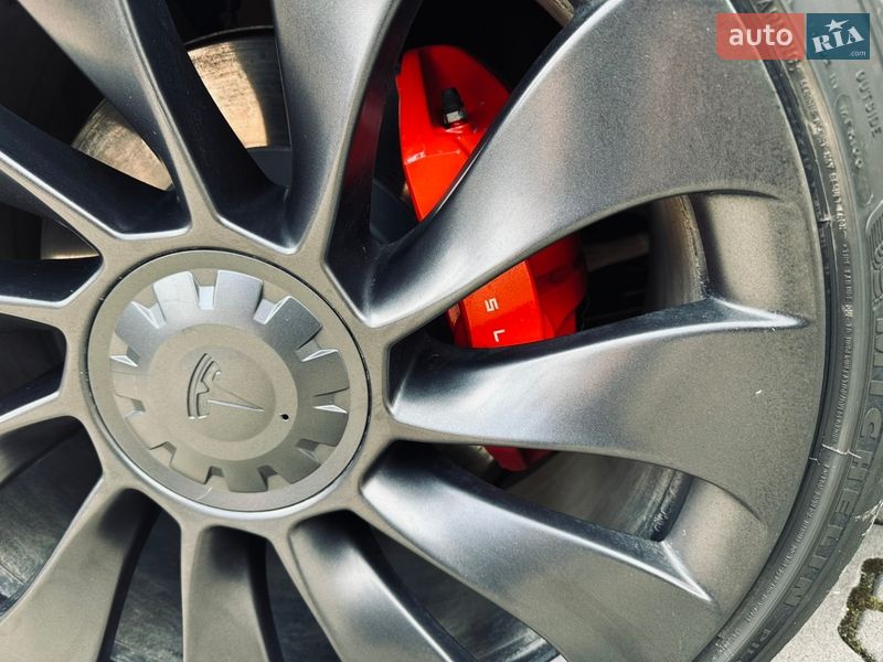 Позашляховик / Кросовер Tesla Model Y 2023 в Києві