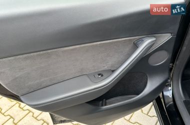 Позашляховик / Кросовер Tesla Model Y 2023 в Києві