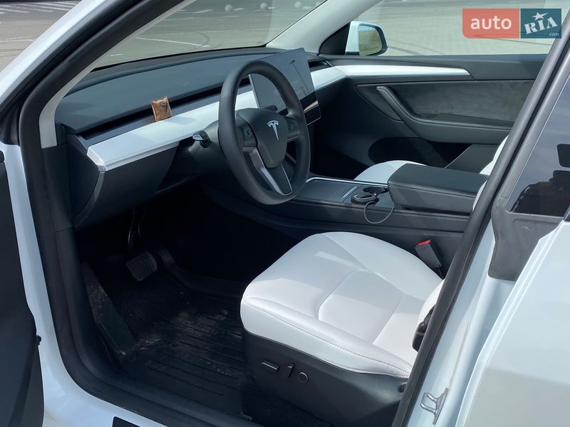 Позашляховик / Кросовер Tesla Model Y 2023 в Києві