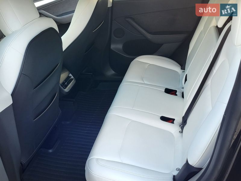 Позашляховик / Кросовер Tesla Model Y 2022 в Києві