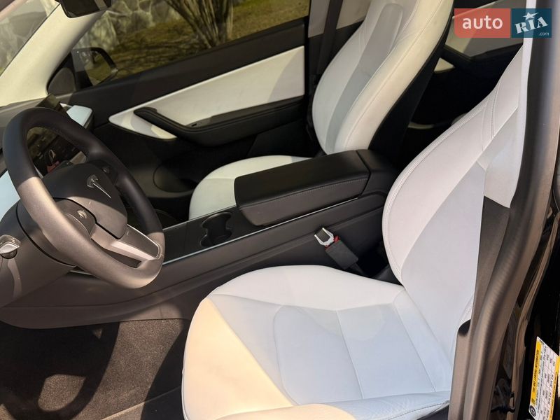 Внедорожник / Кроссовер Tesla Model Y 2020 в Киеве