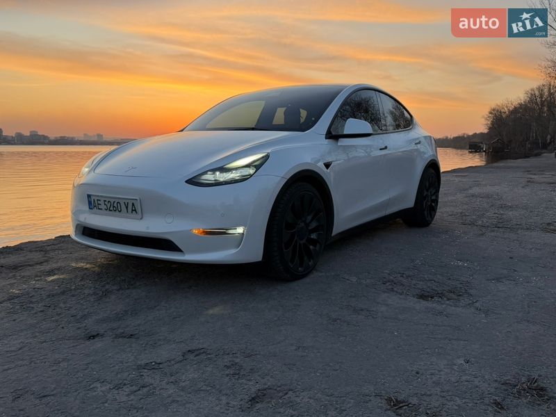 Tesla Model Y 2021