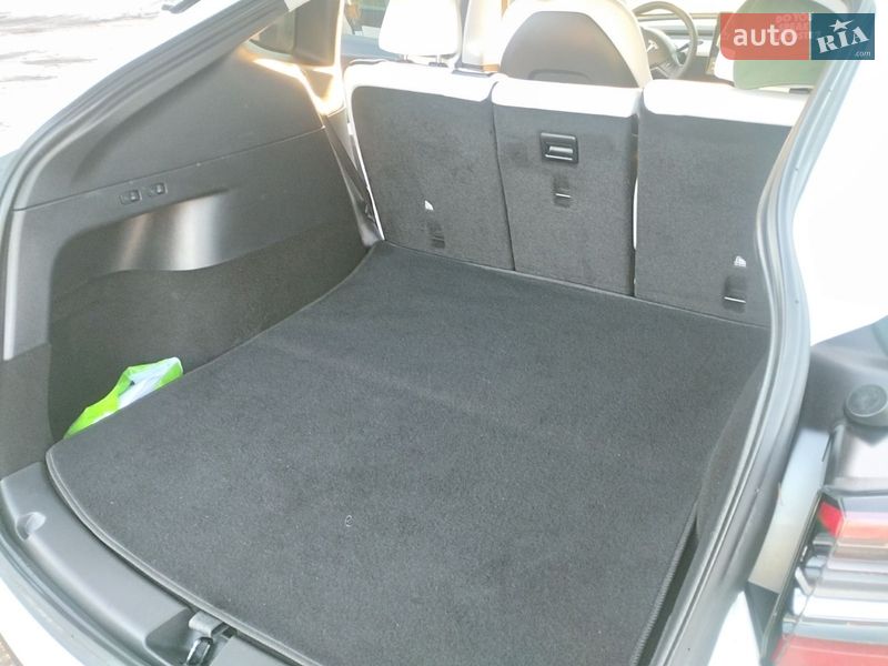 Позашляховик / Кросовер Tesla Model Y 2021 в Дніпрі