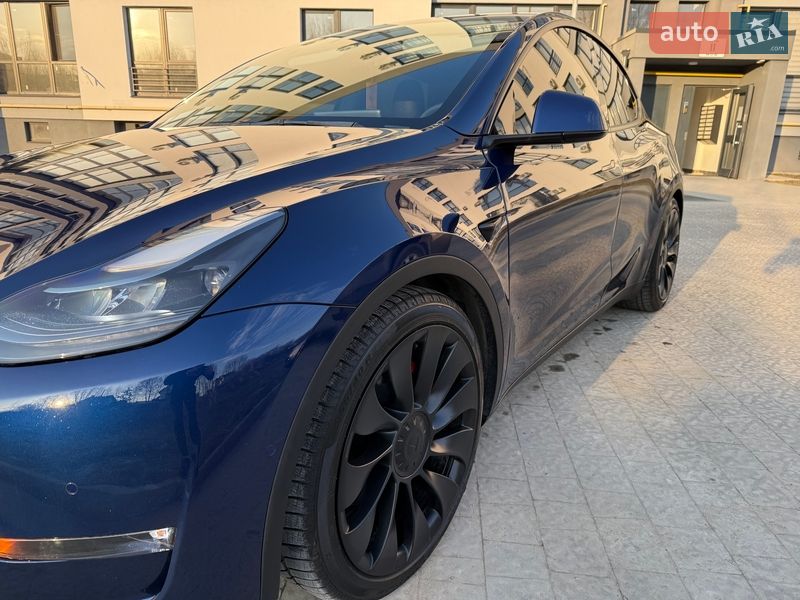 Позашляховик / Кросовер Tesla Model Y 2021 в Львові