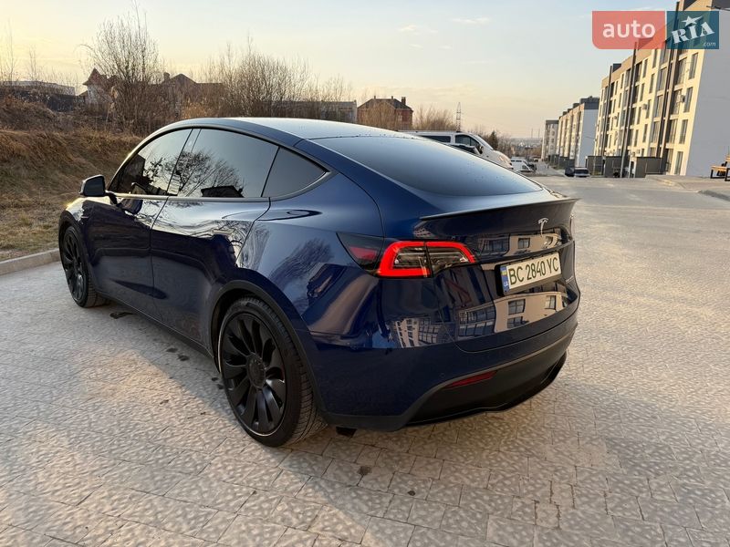Tesla Model Y 2021