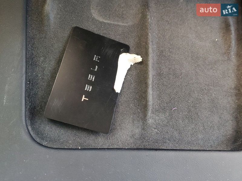 Позашляховик / Кросовер Tesla Model Y 2024 в Запоріжжі фото 37 Позашляховик / Кросовер Tesla Model Y 2024 в Запоріжжі