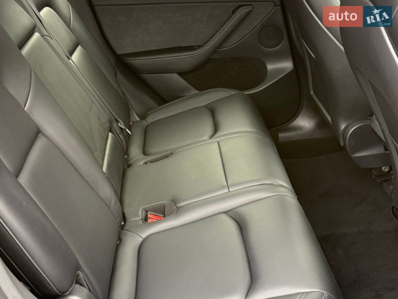 Позашляховик / Кросовер Tesla Model Y 2024 в Чернівцях фото 15 Позашляховик / Кросовер Tesla Model Y 2024 в Чернівцях