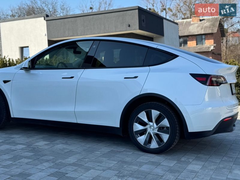 Позашляховик / Кросовер Tesla Model Y 2021 в Чернівцях фото 3 Позашляховик / Кросовер Tesla Model Y 2021 в Чернівцях