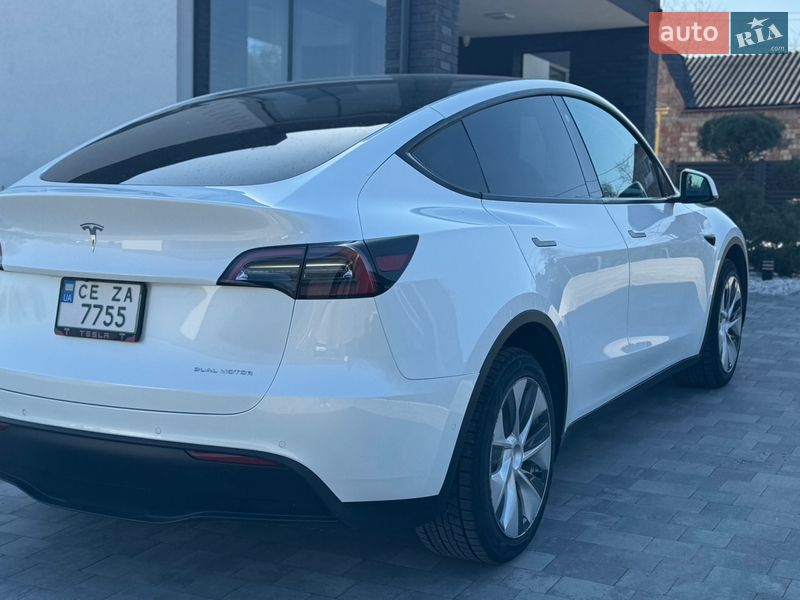 Позашляховик / Кросовер Tesla Model Y 2021 в Чернівцях фото 5 Позашляховик / Кросовер Tesla Model Y 2021 в Чернівцях