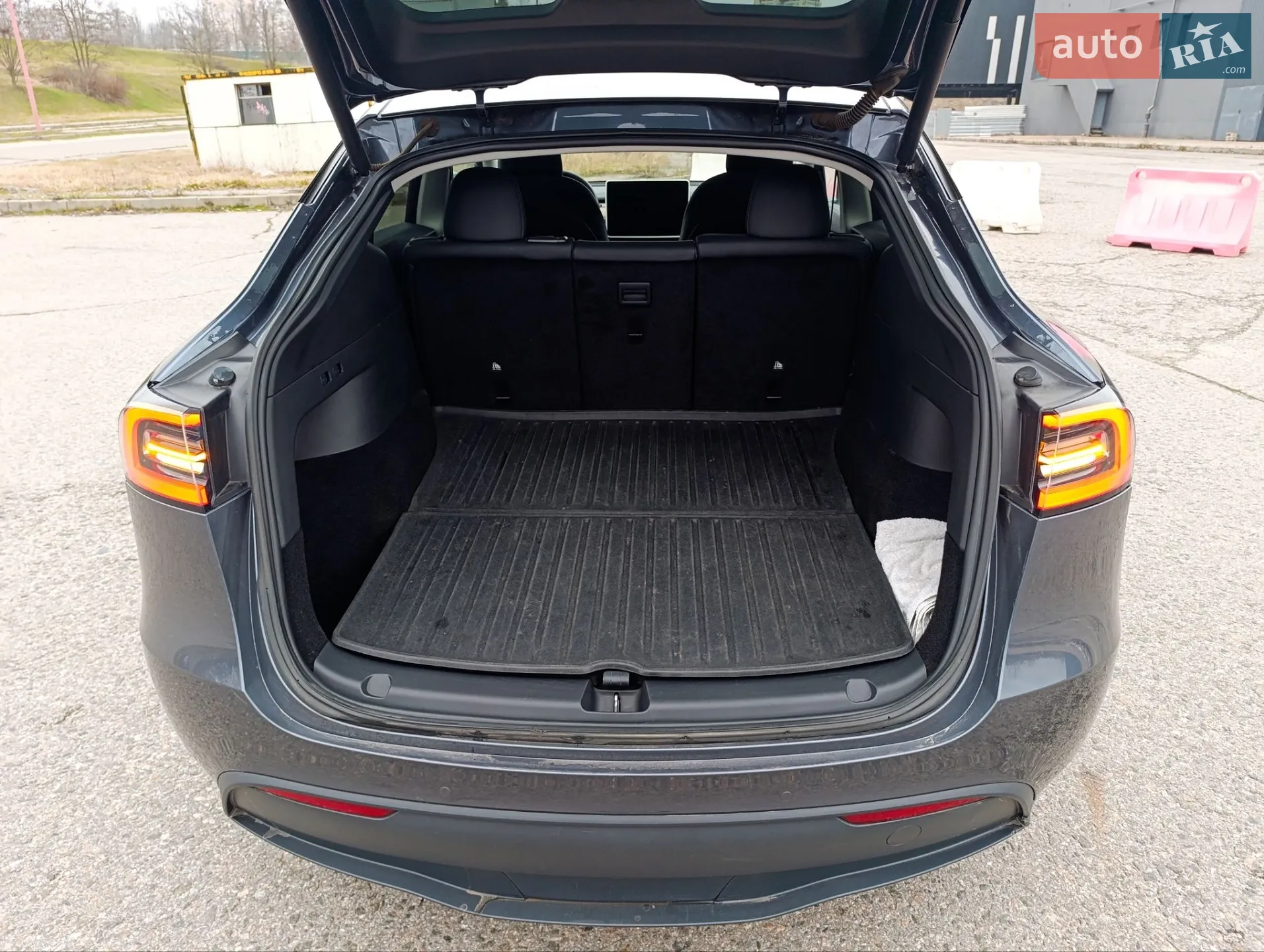 2020 Tesla Model Y - мініатюра 11
