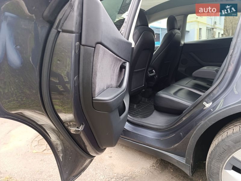 Позашляховик / Кросовер Tesla Model Y 2020 в Харкові