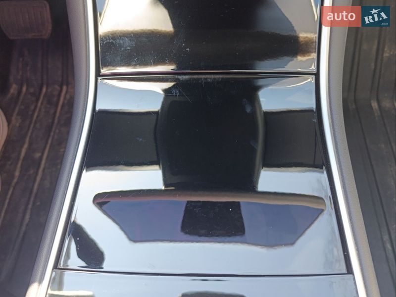 Позашляховик / Кросовер Tesla Model Y 2020 в Харкові