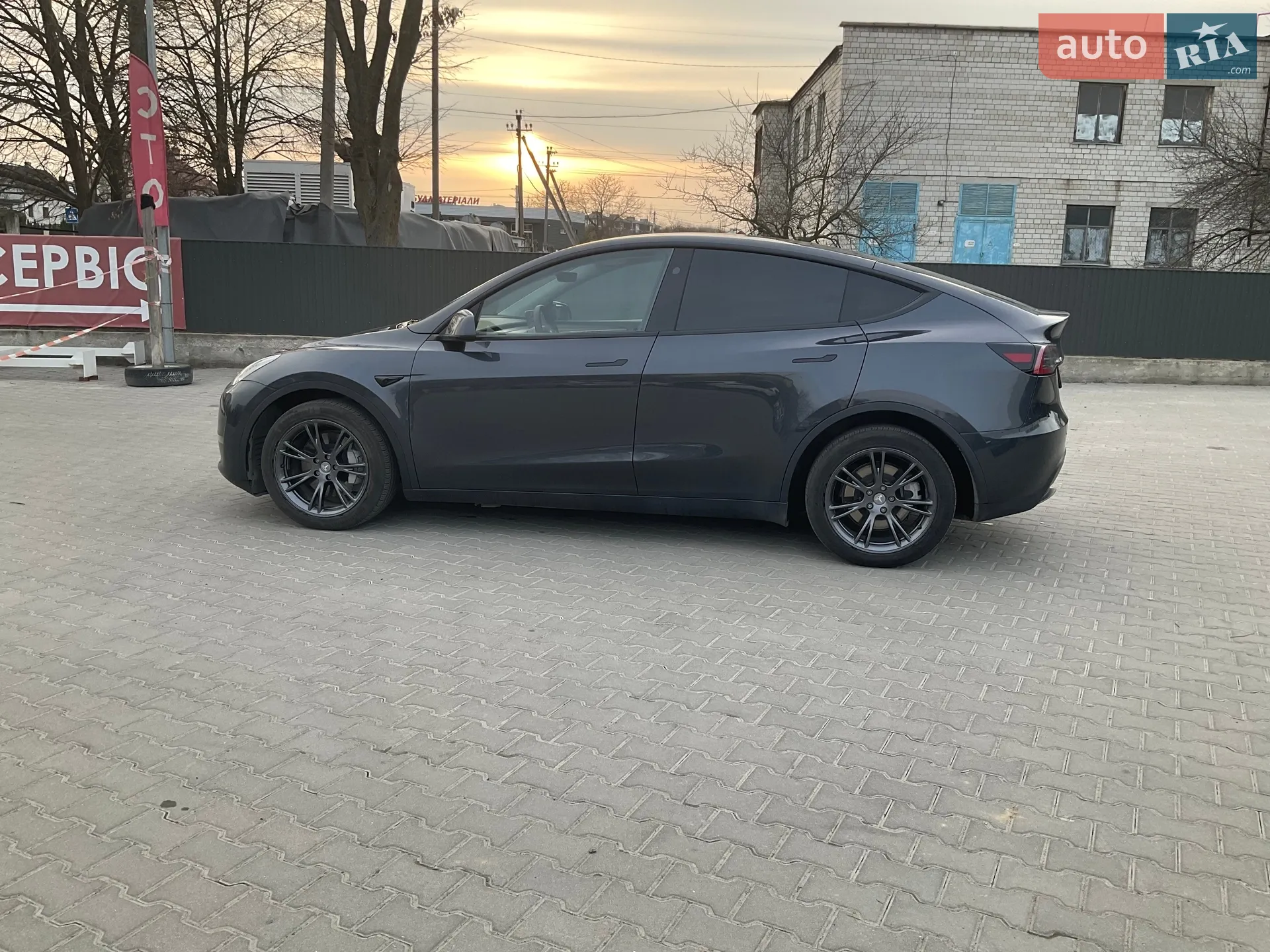 2024 Tesla Model Y - мініатюра 5
