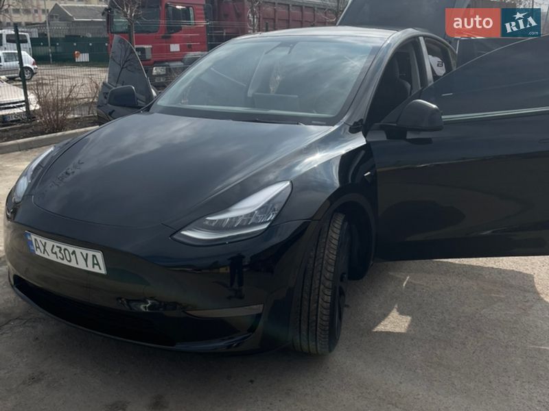 Tesla Model Y 2022