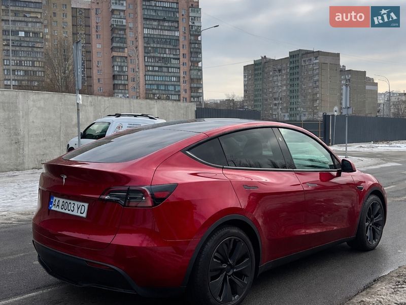 Позашляховик / Кросовер Tesla Model Y 2024 в Києві