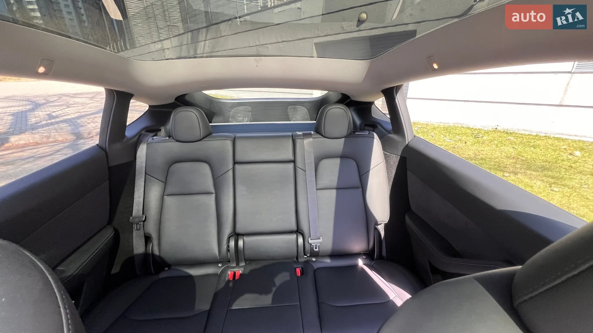 2024 Tesla Model Y - мініатюра 12