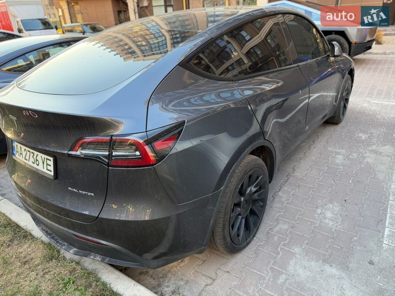 Внедорожник / Кроссовер Tesla Model Y 2023 в Киеве