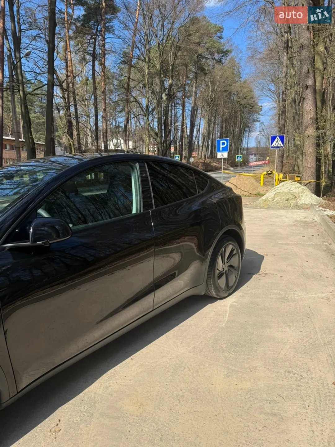 2025 Tesla Model Y - мініатюра 4