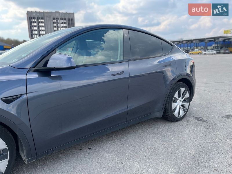 Внедорожник / Кроссовер Tesla Model Y 2021 в Львове