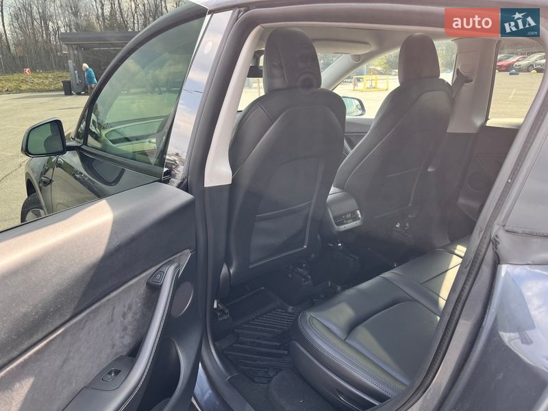 Внедорожник / Кроссовер Tesla Model Y 2021 в Львове