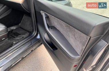 Внедорожник / Кроссовер Tesla Model Y 2021 в Львове