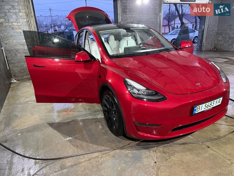 Tesla Model Y 2021