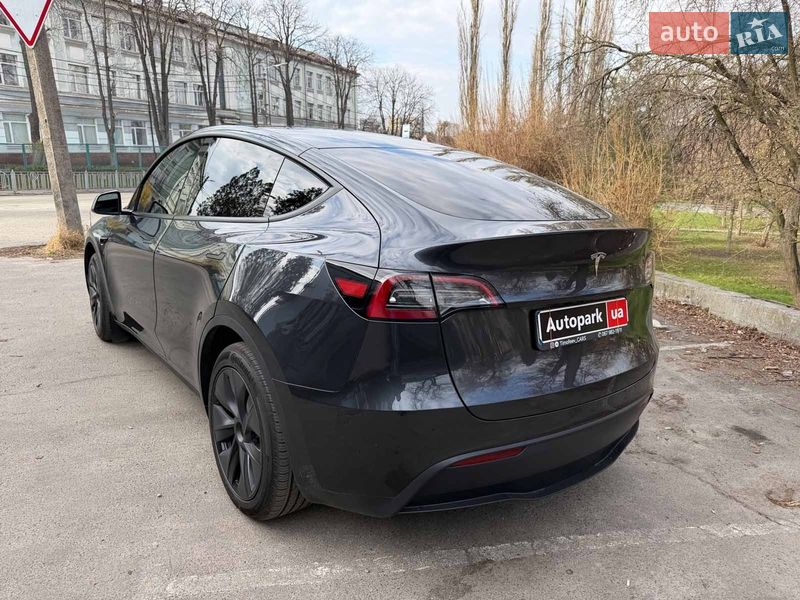 Внедорожник / Кроссовер Tesla Model Y 2025 в Киеве