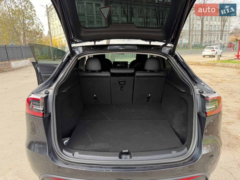 Внедорожник / Кроссовер Tesla Model Y 2025 в Киеве