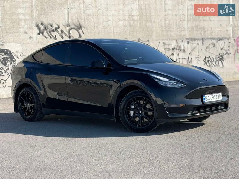 Tesla Model Y 2023