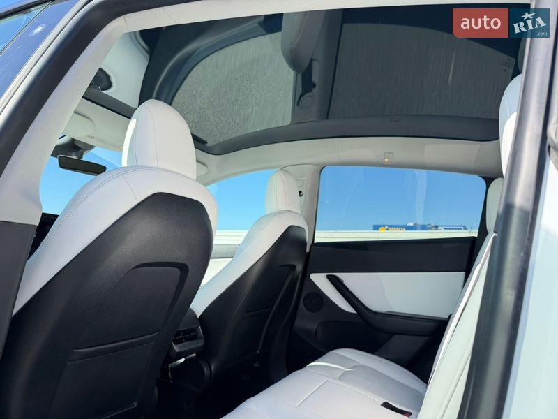 Внедорожник / Кроссовер Tesla Model Y 2021 в Львове
