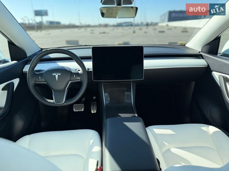 Внедорожник / Кроссовер Tesla Model Y 2021 в Львове