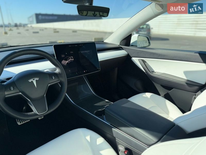 Внедорожник / Кроссовер Tesla Model Y 2021 в Львове
