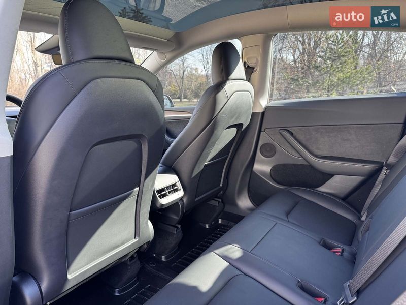 Внедорожник / Кроссовер Tesla Model Y 2024 в Киеве фото 28 Внедорожник / Кроссовер Tesla Model Y 2024 в Киеве