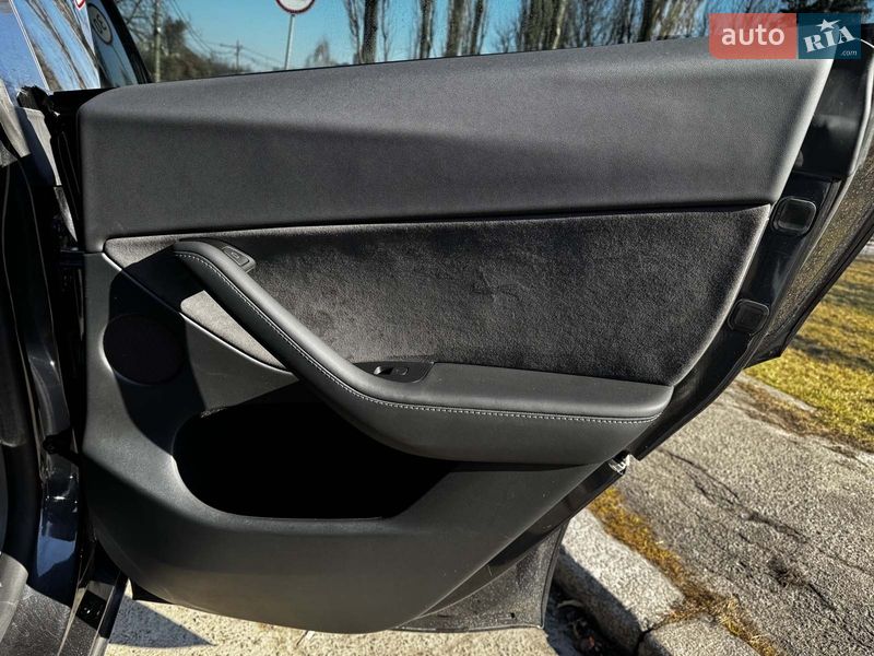 Внедорожник / Кроссовер Tesla Model Y 2024 в Киеве фото 33 Внедорожник / Кроссовер Tesla Model Y 2024 в Киеве