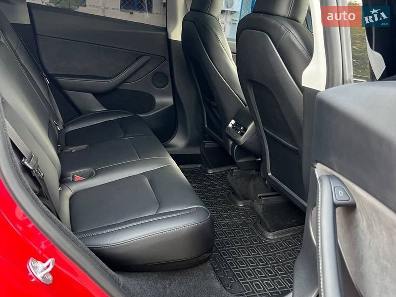 Позашляховик / Кросовер Tesla Model Y 2023 в Києві